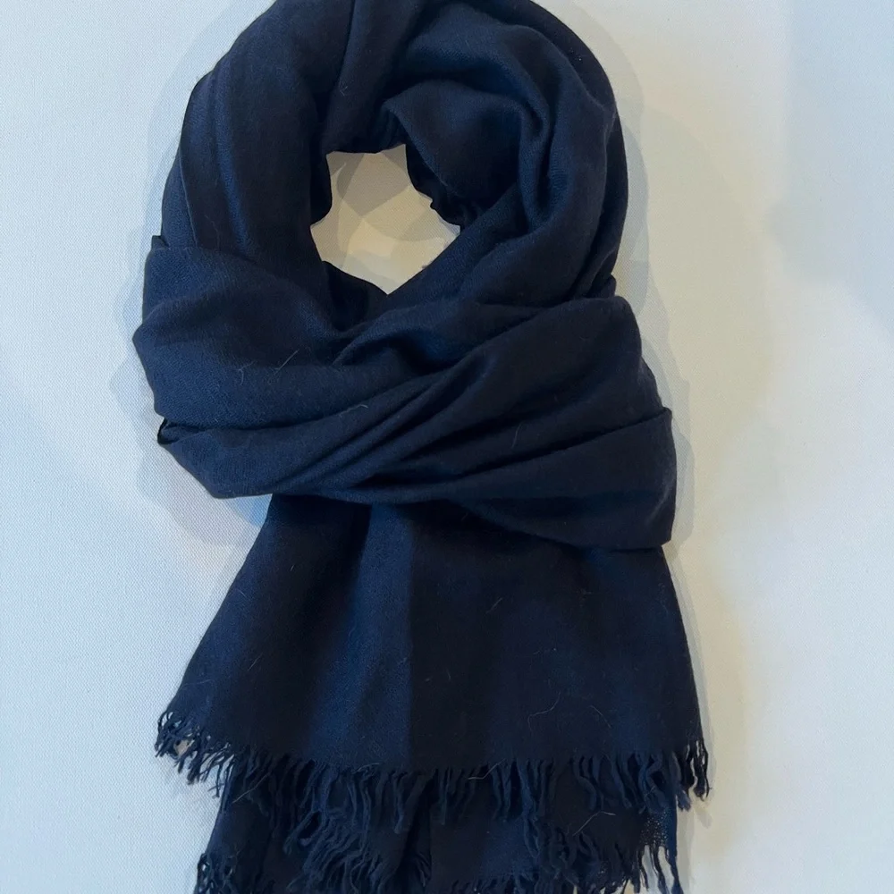 John Varvatos Navy 100% Cashmere Scarf - Picture 2 of 6